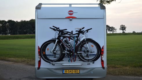 Beautiful complete and very neat 4-person camper (Fiat Ducato Bürstner)