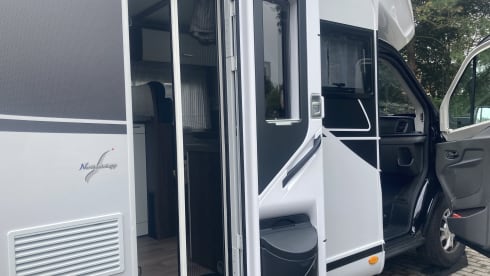 4p Ford semi-integrated uit 2024