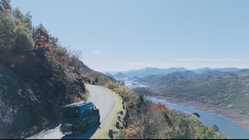 Gaia – Gaia - cozy green camper with wood stove