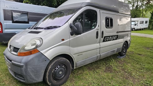 Pedro – Full Insurance Included. 5.2m long. On-board shower. Winterized. 39.70 MPG.