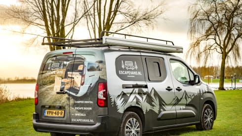Hank – Fuel-efficient Toyota Escape Van bj2022