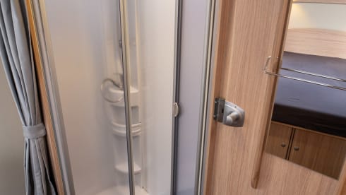 half integraal camper – 4p Sunlight semi-integrated from 2018