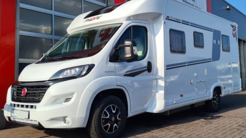 Camper La Nucia – 4pers. Luxury Pilote Camper from 2021