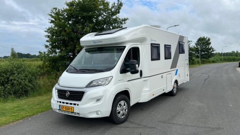 ColumBus – Luxurious Adria Family Camper for 5 people with bicycle rack