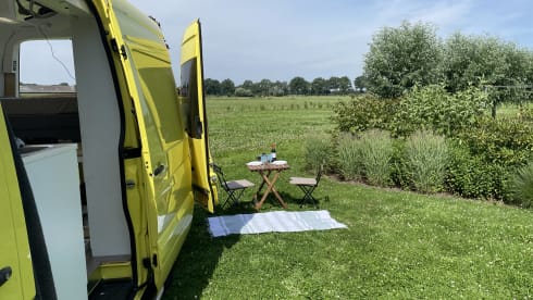 Camperlance – Cozy two-person self-built camper (old ambulance)