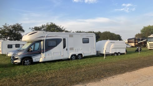 Audrey – Auto-Trail Frontier Comanche mit 6 Schlafplätzen von 2016