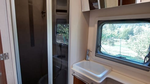 NEW-LUXURY-Rimor Seal 5 Gold – 4-6 berth-Fully equipped- 6 SEATBELTS-Fiat Ducato 140 HP