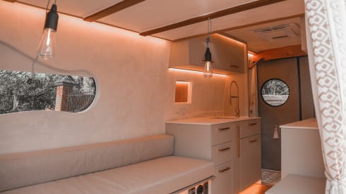 Luna – Meet Luna - 3 berth luxury Campervan