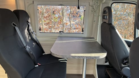 Meijpol bus – Bus camper with lifting roof 