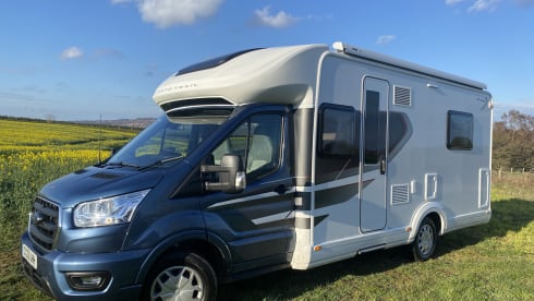 Riding Roamer – Auto Trail F74 - 4 seat belts can sleep 4- 6 - perfect for a road trip