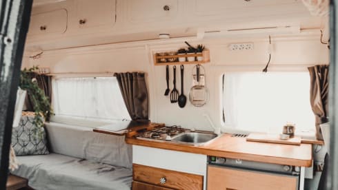 Bennie – Bennie The Van - Portugal