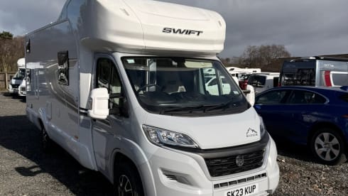 Swifty – Bateau semi-intégré Swift à 6 couchages à partir de 2023