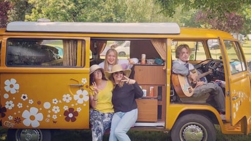 DEVON – rent an original hippie bus from 1976!