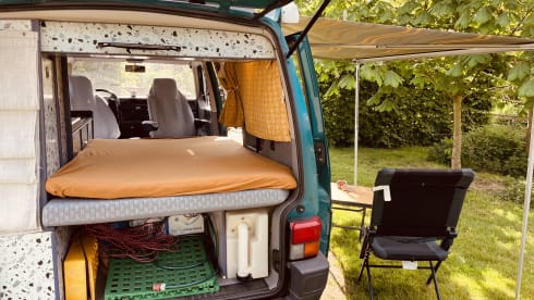 4p Volkswagen campervan from 1995