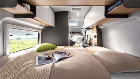 Ûnderweis=fries voor Onderweg – 2p Ford bus from 2023
