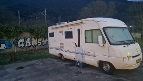 Spacious 4-person Rapido camper