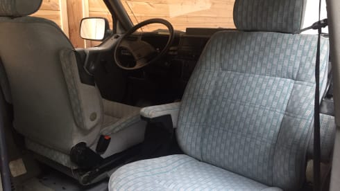 Pepper – 4p off-grid Volkswagen t4 Westfalia California 1991 extra spacious