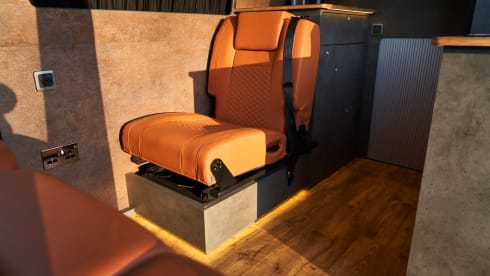 THUNDER – Stunning 2022 Luxury VW Crafter sleeps 4 - Liverpool