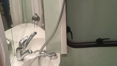 6 berth Swift semi-integrated from 2004