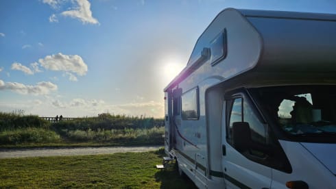 Hymer Carado A366 – Lovely spacious family camper! 