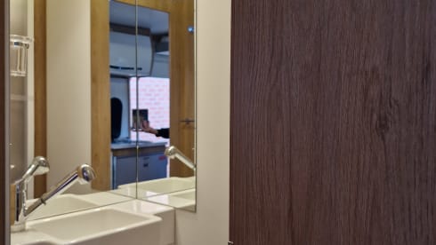 5 belts and 6 berth Fiat AutoRoller 747  year 2021