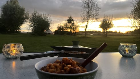 Mrs. Grey –  Volkswagen Westfalia camper (4 persoons)