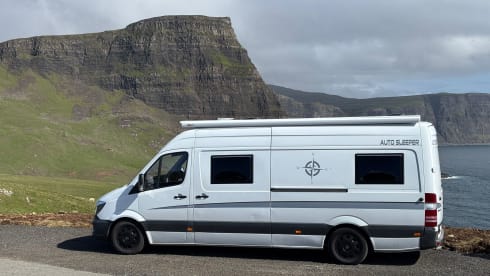 The Spirit of Scotland – Explore Scotland in our 2/3 Bed Mercedes, Toilet & Shower Free Insurance