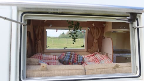 2 berth Peugeot integrated from 2012