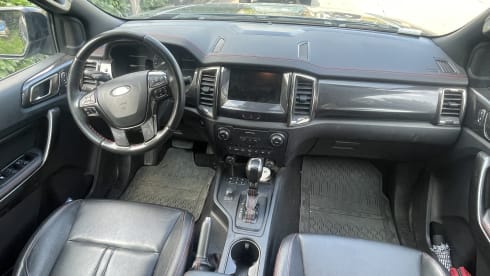 Ford Ranger – Ford Ranger pickup with tow hitch