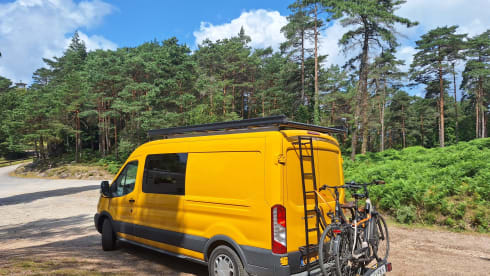 Spacious, modern and complete Off-Grid 2P Campervan