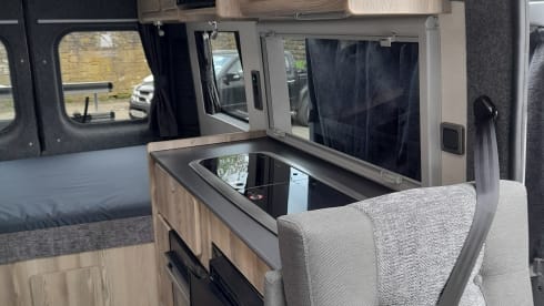 MT22 – 4 Berth Campervan/MotoRhome - fully equipped for your next Adventure