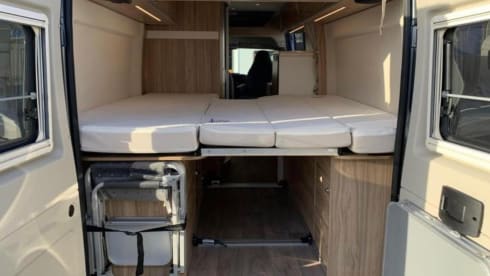 Jo'Berg – Hymer Yellowstone bus camper (with lifting roof) from 2019