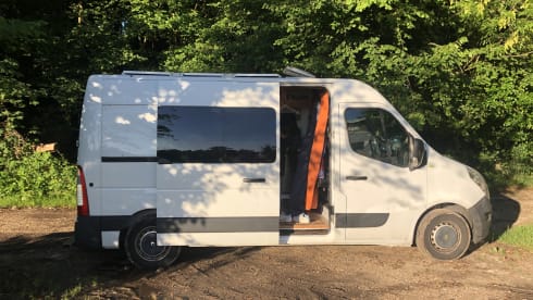 Johnny – Self Converted Surf Camper Van