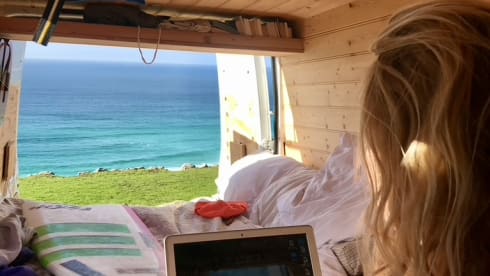 2p Ford bus from 2012