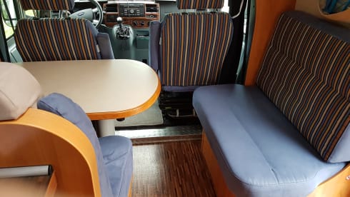 Camper – Camping-car Hymer, 2 personnes, tout équipé