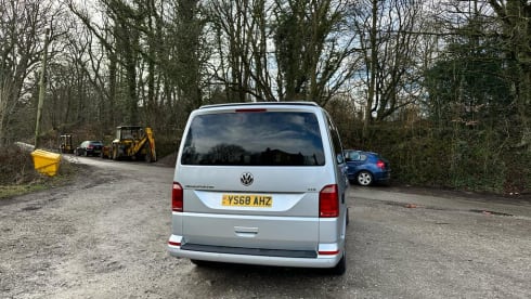 Joebow – 4 berth Volkswagen camper van 2018