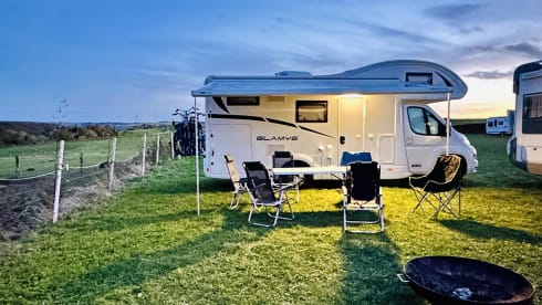 Moby – Adventurous new mobile home + sun canopy + air conditioning