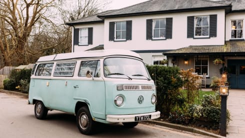 Maeve – An AUTHENTIC classic 1973 VW campervan