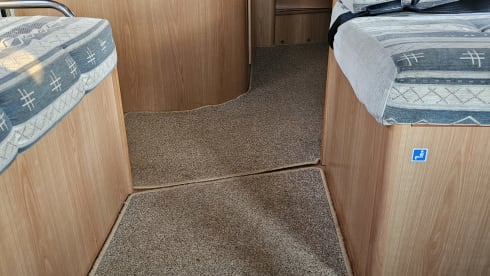 Ellie – Comfortable 4-Berth Motorhome with Large Garage for Hire