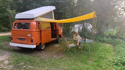 Orange  – Hip Orange retro Volkswagen T-2 Camper