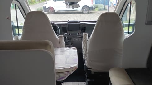 4p McLouis semi-integrated uit 2024