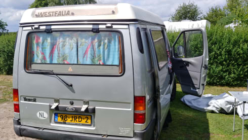 Bonk – 4p Ford campervan uit 1999