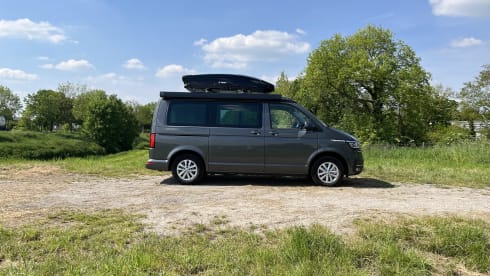 4p Volkswagen campervan uit 2024