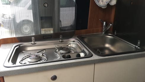 Bussy – Super cool bus camper che riporta la "libertà" a portata di mano!