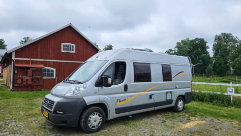 2p Sun Living bus uit 2009