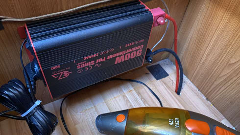 Cel4night – 7-seater overcab motorhome