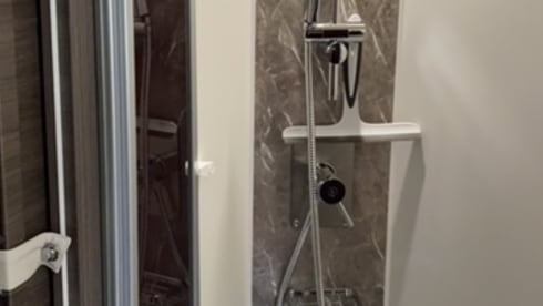 001 – Lussuosa nuova casa mobile in affitto - 4 posti letto - Patente B