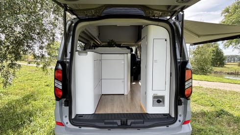 Vannie – Ford Nugget L2 BJ2025