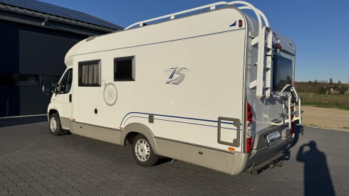 Fijne Bürstner camper voor 4 personen