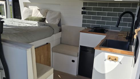 Bravo – 2p off-grid camper (conversion 2024)